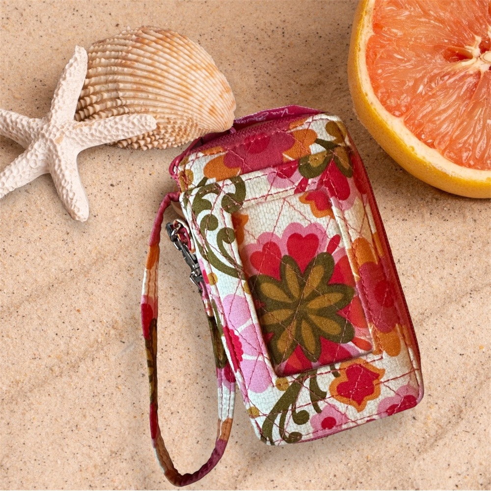 Vera Bradley All in One Wristlet in Folkloric- Retired & Hard to find EUC